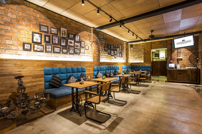 Sự sang trọng và tinh tế của thiết kế nội thất quán cafe của chúng tôi sẽ khiến khách hàng của bạn cảm thấy thích thú. Chúng tôi cam kết mang đến cho quán cafe của bạn một không gian đẹp và chất lượng cao nhất. Hãy để chúng tôi đưa ý tưởng của bạn thành hiện thực.