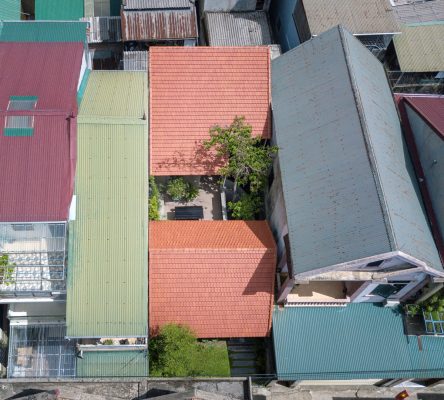 Thông tin về mẫu kiến trúc nà mái ngói có vườn trong nhà tại Hà Nội