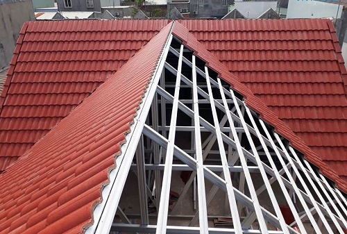 Thi công khung vì kèo thép siêu nhẹ mái nhà tại Vĩnh Phúc.